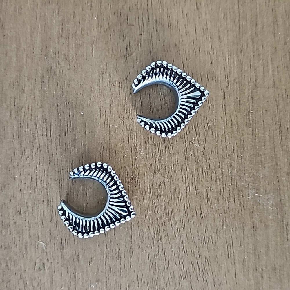 16mm 5/8 gauges saddles plugs